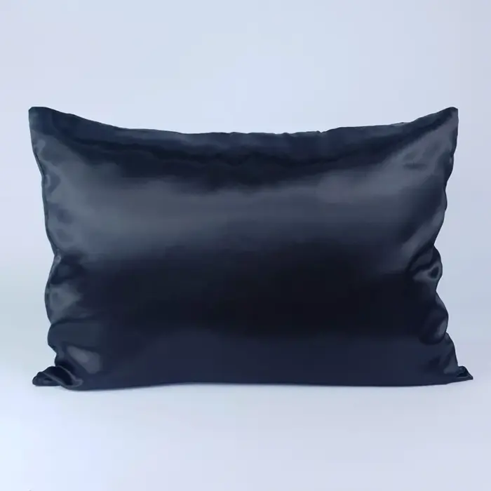 Soulta Funda de Almohada Negra — frontal