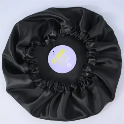 Soulta Gorro Negro POP en Satén Anti Frizz con Elástico Ajustable – Capa Sencilla Talla:M — frontal