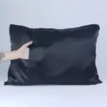 Soulta Funda de almohada POP Negra – Anti Frizz Satén – Tamaño 50×65 — frontal