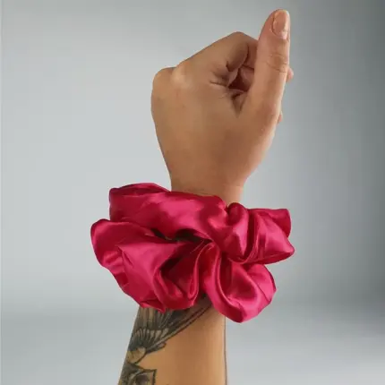 Soulta Scrunchie Secret de Satén Rosa — frontal