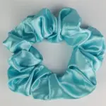 Soulta Scrunchie Secret de Satén Aguamarina — textura